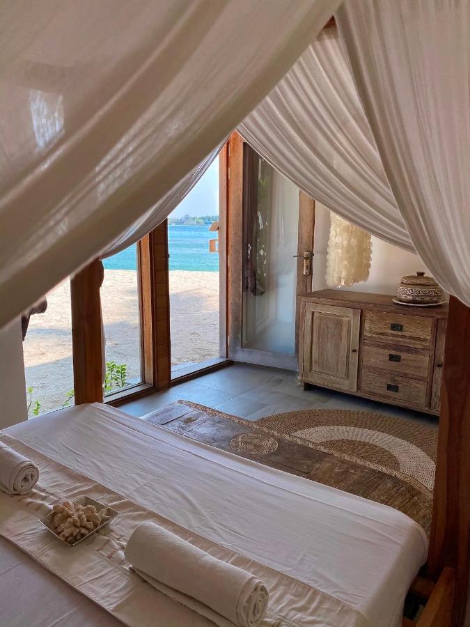 Samura Maldives Guest House Thulusdhoo Exterior photo