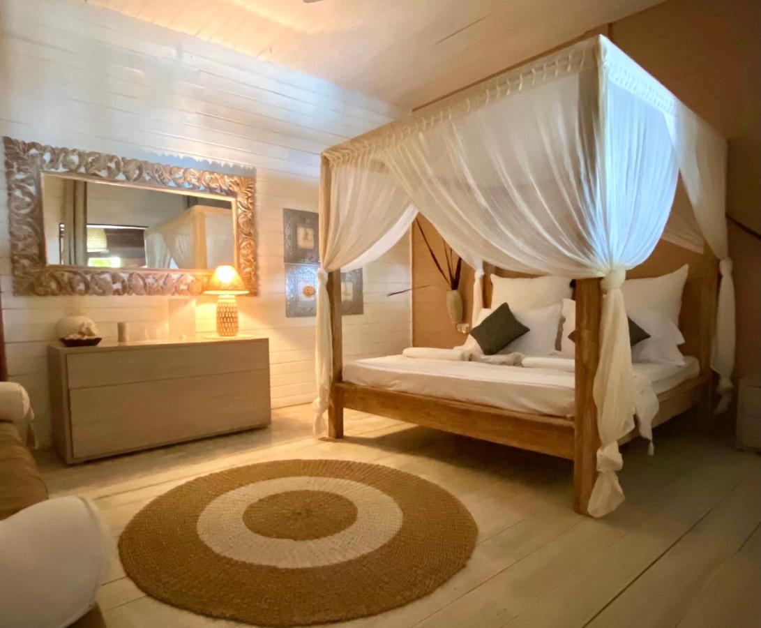 Samura Maldives Guest House Thulusdhoo Exterior photo
