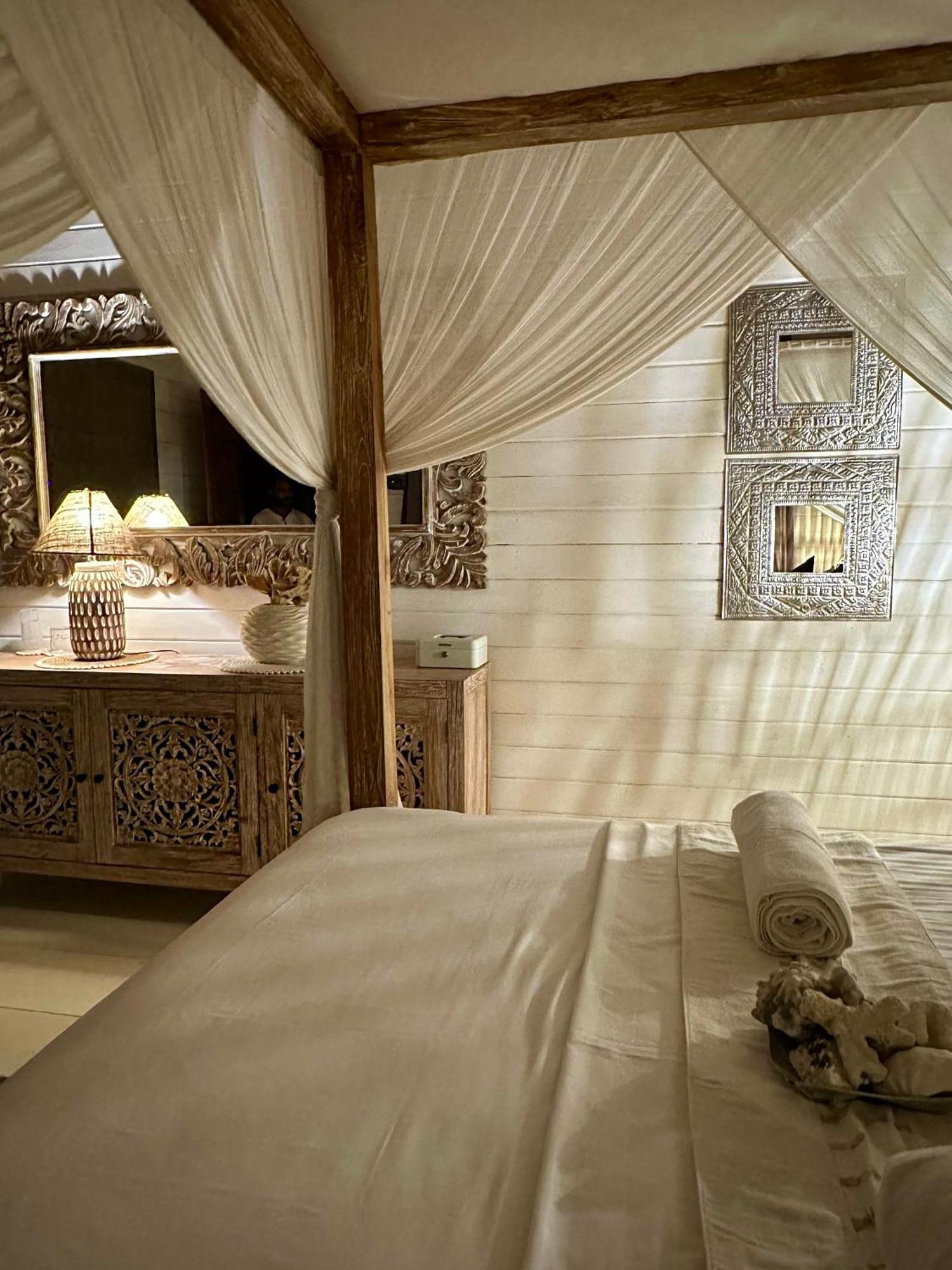 Samura Maldives Guest House Thulusdhoo Exterior photo