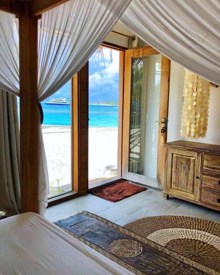 Samura Maldives Guest House Thulusdhoo Exterior photo
